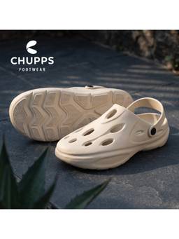 Chupps - Men Gator Clogs Shock Absorption Sliders - Beige