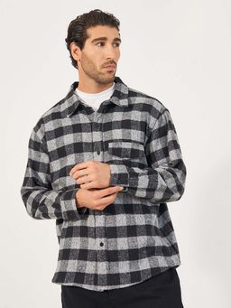 Styli - Men Monochrome Brushed Flannel Checkered Relaxed Shirt