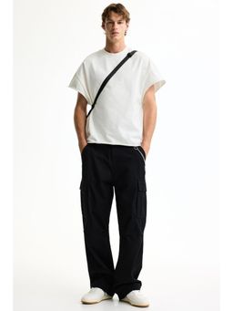 H&M - Men Black Relaxed Fit Cargo Trousers