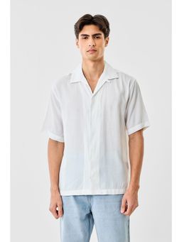 Snitch - Men White Solid Half Sleeves Boxy Casual Shirt