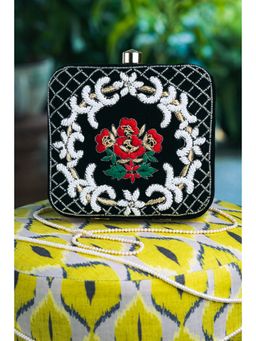 NR by Nidhi Rathi - Women Black Embellished Clutch