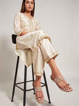 DENILL - Peach Women's Kolhapuris with Pearl and Silver Embellished Toe Loop