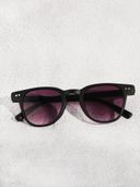 Black color option, Sold out, Currently selected