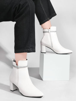 SHUZ TOUCH - White Embelished Block Heel Boots