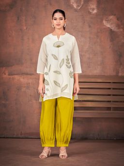Tikhi Imli - Off White Color Silk Blend With Thread & Sequence Embroidered Kurti With Salwar