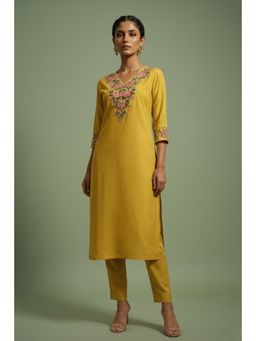 Autumnlane - Chandri Wattle Embroidered Kurta With Pant