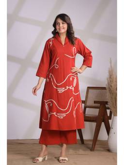 Autumnlane - Chhavi Coral Embroidered Kurta With Pant