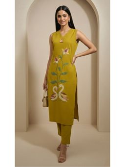 Autumnlane - Mishka Corn Embroidered Sleeveless Kurta With Pant