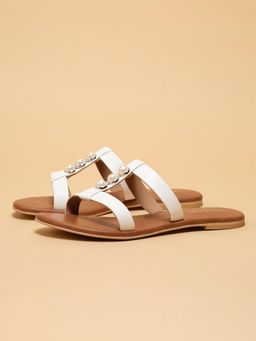 ERIDANI - Kammy White Slip-On Flats
