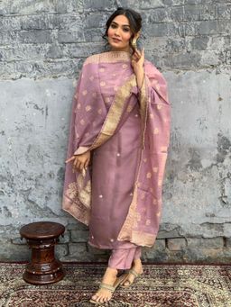 Odette - Women Mauve Embroidered Kurta with Pant and Dupatta (Set of 3)
