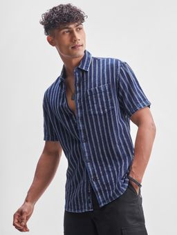 LOCOMOTIVE - Premium Men Blue Washed Dobby Textured Striped Casual Shirt