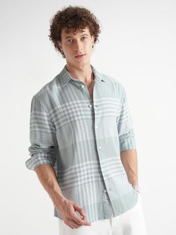 LOCOMOTIVE - Premium Men Green Dobby Checked Cuban Collar Relaxed Shirt