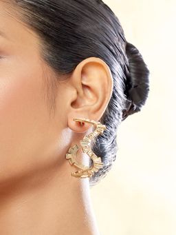 Isharya - White Divino Wavy Hoops