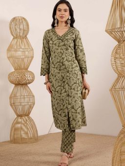 Lative Colours Of Fashion - Green Printed Regular Kurta with Pant