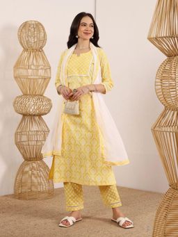 Lative Colours Of Fashion - Yellow Printed Regular Kurta Pant with Dupatta