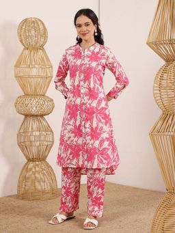 Lative Colours Of Fashion - Pink Floral Regular Kurta with Pant