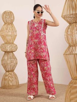Lative Colours Of Fashion - Pink Floral Regular Kurti with Pant