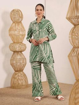 Lative Colours Of Fashion - Green Stripes Regular Kurti with Pant