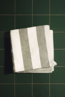 H&M - Green Bath Towel
