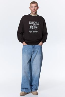 H&M - Men Black Oversized Fit Printed Sweatshirt