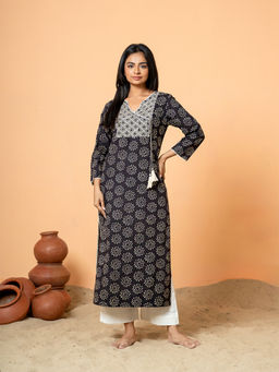 COTTONS DAILY - Black Embroidered Rangoli Print Cotton Kurta