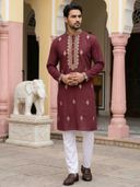 Maroon color option, Currently selected