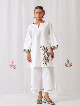 Myaara - White Kurta With Embroidery Paired With Matching Palazzo (Set of 2)