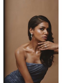 PRATA - Frosted White Drop Earrings