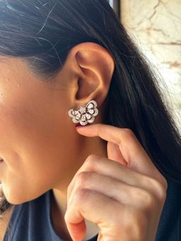 PRATA - Fleuris Half Diamond White Studs