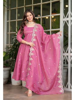Gahan - Divyadham Textiles Ornate Embroidered Chanderi Silk Kurta and Pant with Dupatta-Pink