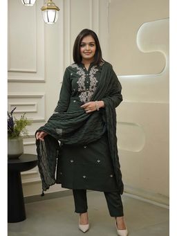 Gahan - Divyadham Textiles Rayon Slub Embroidered Kurta and Pant with Cotton Dupatta-Green