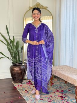 Gahan - Divyadham Textiles Elegant French Crepe Printed Kurta and Pant with Dupatta-Purple