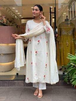Gahan - Chanderi Silk Anarkali Kurta Pant and Pant with Embroidered Dupatta-White