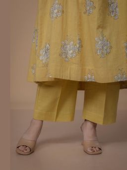 The Indian Ethnic Co. - Yellow Cotton Slub Solid Pant