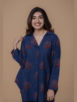 The Indian Ethnic Co. - Veena Blue Dabu Slub Cotton Straight Short Top