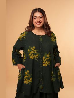 The Indian Ethnic Co. - Urva Green Dabu Slub Cotton A Line Short Top