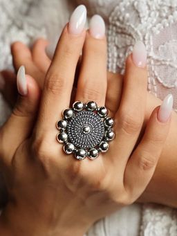 Azai by Nykaa Fashion - Flower Motif Oxidised Silver Ring