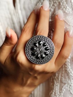 Azai by Nykaa Fashion - Oxidised Silver Circular Ring With Black Stones