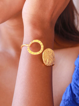 Pipa Bella by Nykaa Fashion - Statement Gold Toned Open Leaf Ring