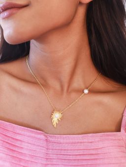 Pipa Bella by Nykaa Fashion - Festive Spikey Flora Gold Necklace with Pearls