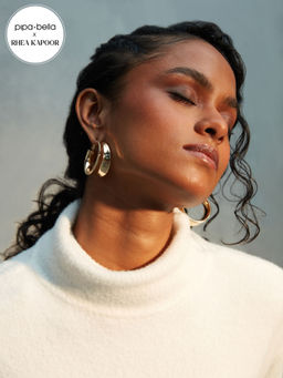 Pipa Bella by Nykaa Fashion - Rhea Kapoor x Pipa Bella Gold Plated Curved Hoop Earrings