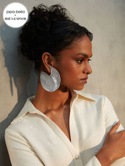 Pipa Bella by Nykaa Fashion - Rhea Kapoor x Pipa Bella Silver Toned Textured Cut Disc Shaped Earrings