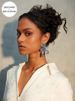 Pipa Bella by Nykaa Fashion - Rhea Kapoor x Pipa Bella Silver Toned Spiral Drop Dangler Earrings