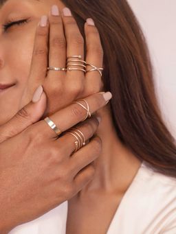Pipa Bella by Nykaa Fashion - Set of 6 Gold Plated Contemporary Spiral Rings Combo