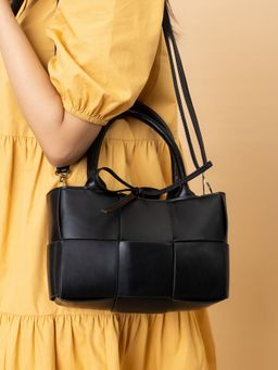 Twenty Dresses by Nykaa Fashion - Black Quilts Of The Classics Handbag