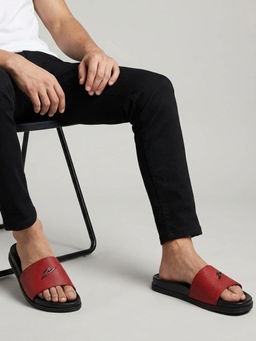 ZEESH - Men Crimson Red Sliders
