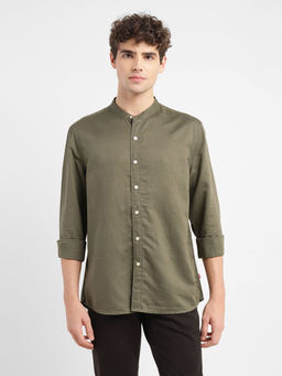 Levi's - Men Olive Solid Slim Fit Shirt