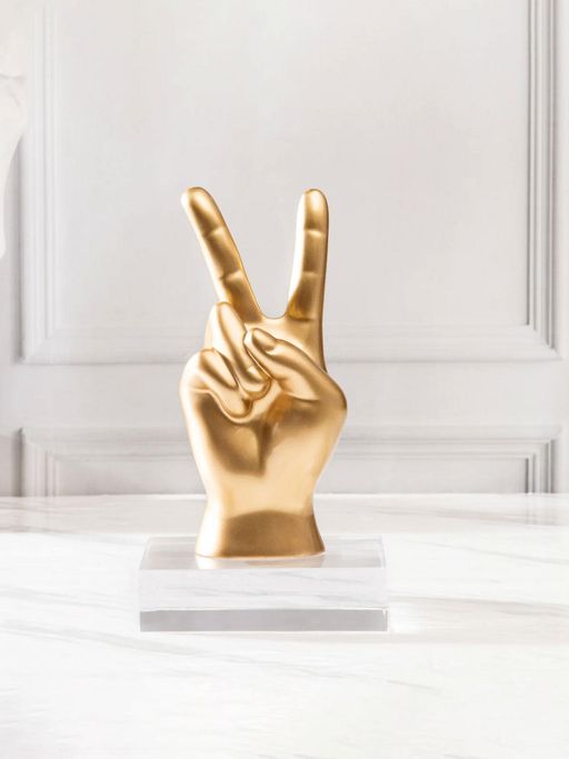 Smokey Cocktail Victory Sculpture