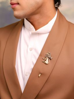 Cosa Nostraa - Lion'S Poise Lapel Pin