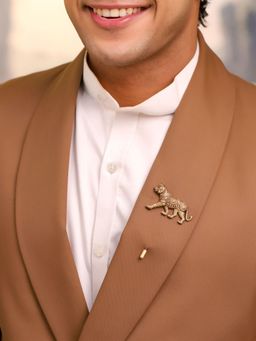 Cosa Nostraa - Stride Of Valor Lapel Pin